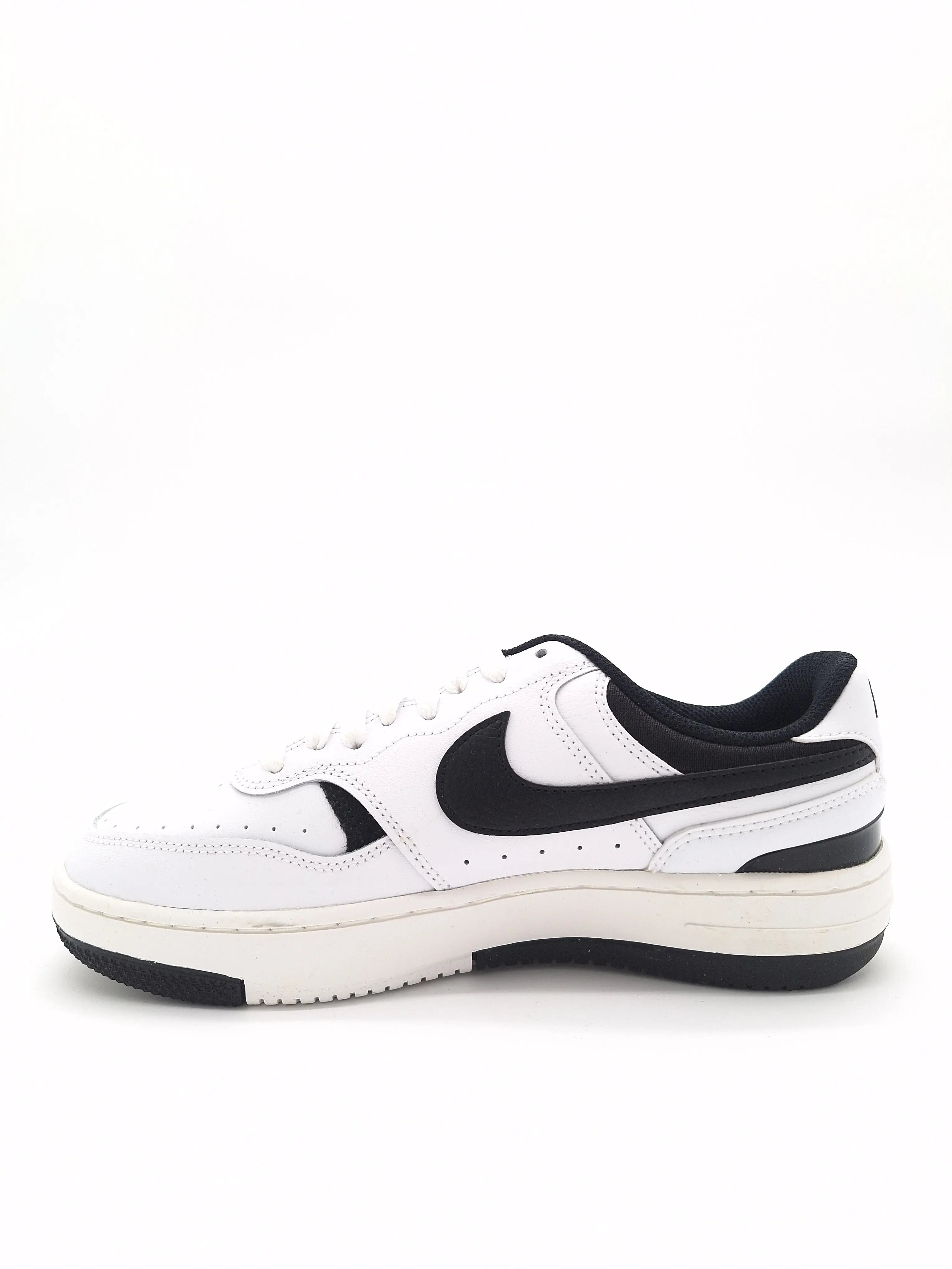 NIKE - Baskets blanches femme - GAMMA FORCE - Pointure 40 Nike