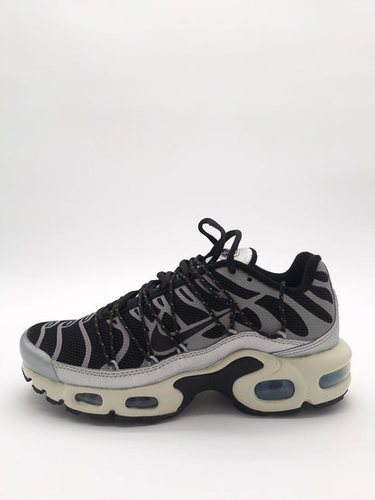 Nike Air Max Plus Lace Toggle Black Grey Nike air max